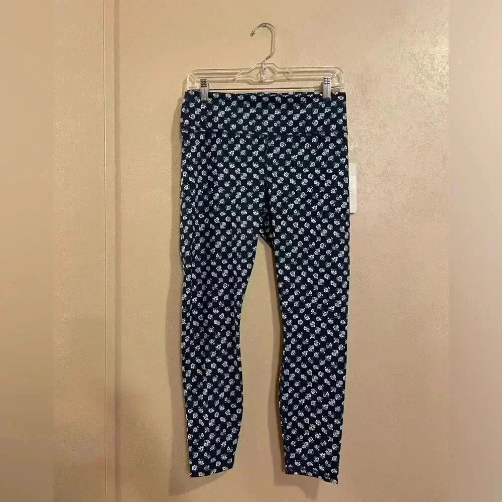 NWT Fabletics women’s high waisted 7/8 leggings sz L